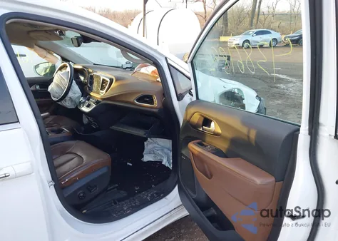 2017 Chrysler Pacifica Limited из США, поврежденный, VIN 2C4RC1GG6HR584137